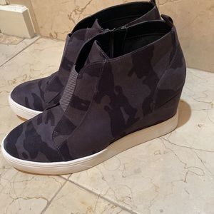 Mia platform sneakers
